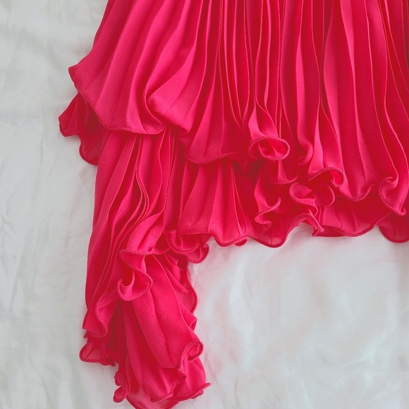 Korean brand pleated mini dress - Picture 2 of 6